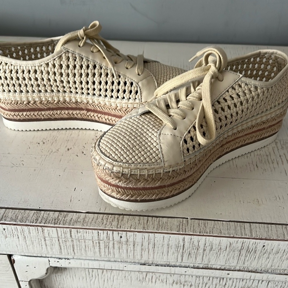 7.5 Vince Camuto
